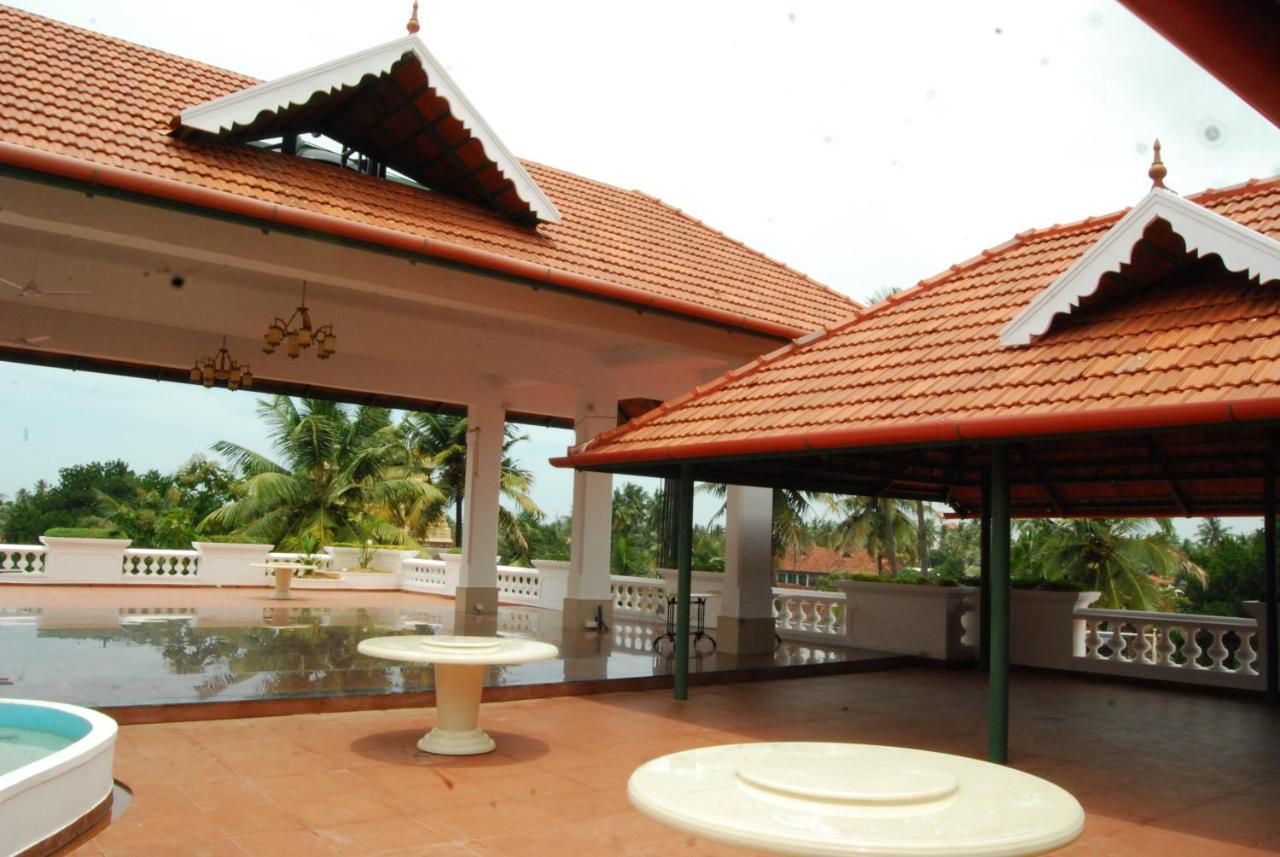 Hotel Rajadhani Thiruvananthapuram Ngoại thất bức ảnh